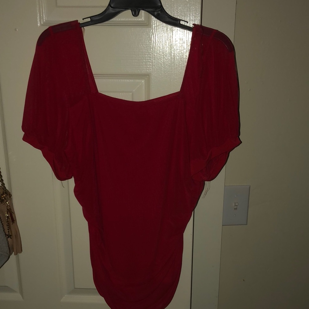 Short sleeve red blouse
